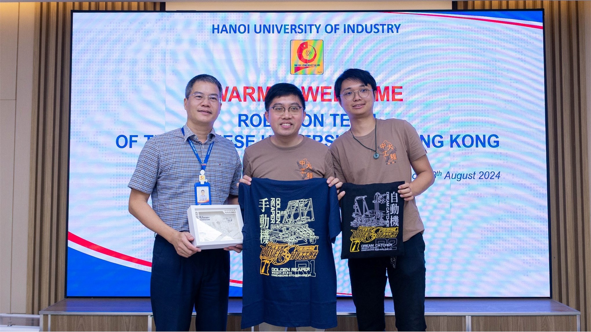 Cơ hội giao lưu giữa đoàn Robocon Đại học Công nghiệp Hà Nội và Đại học Hồng Kông, Trung Quốc