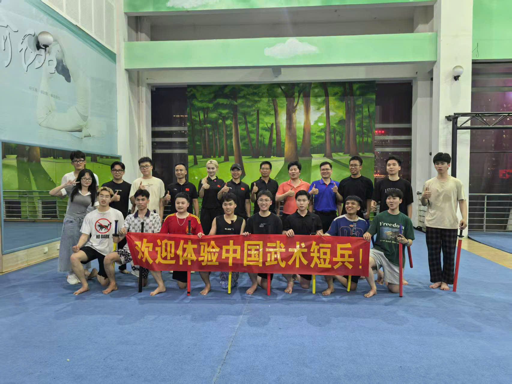 Sinh viên Trường Đại học Công nghiệp Hà Nội tham gia chương trình trao đổi 14 ngày về “ô tô năng lượng mới” tại trường Đại học Khoa học Kỹ thuật Quảng Tây, Trung Quốc