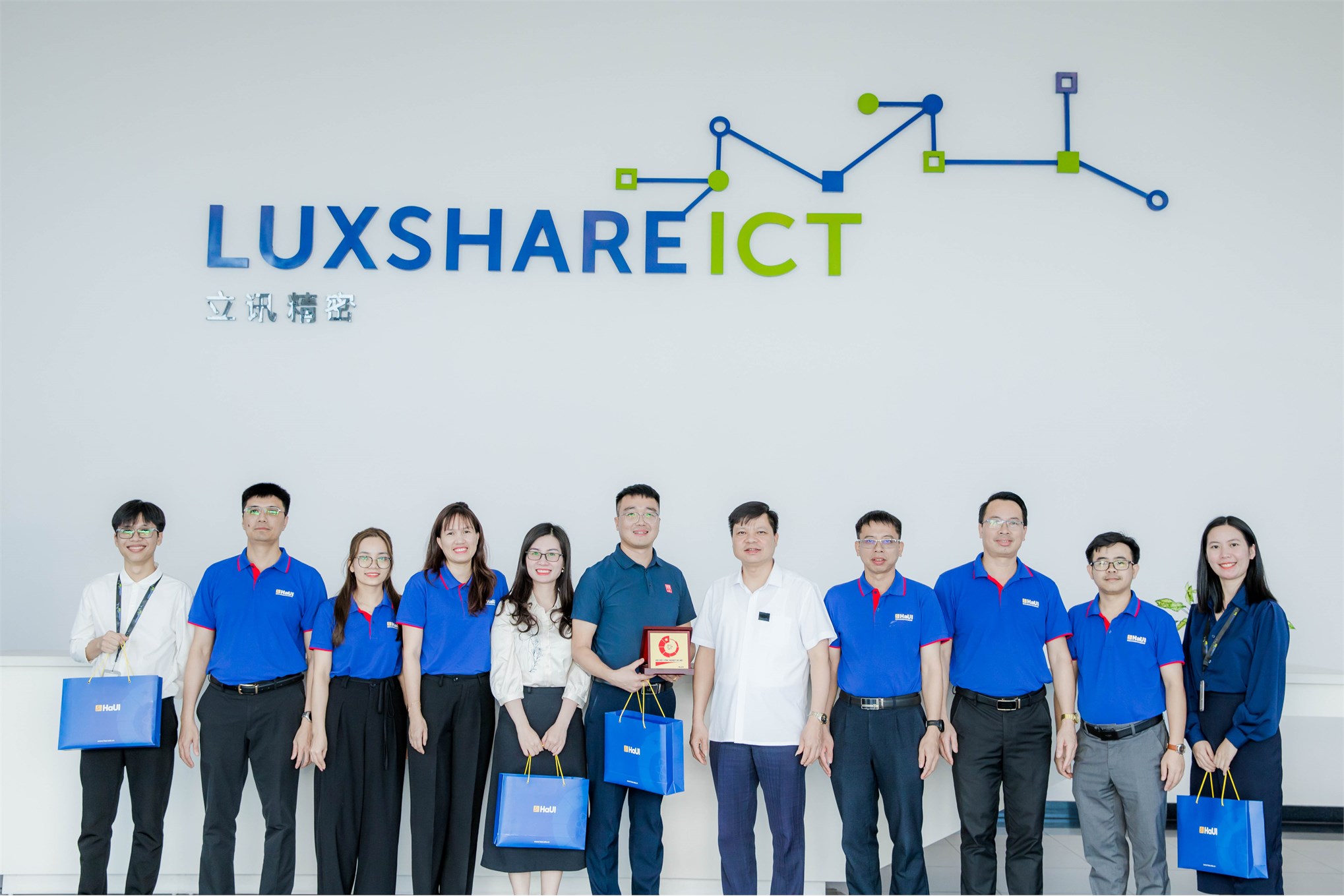 Trường Đại học Công nghiệp Hà Nội và Công ty Luxshare Nghệ An đẩy mạnh hợp tác đào tạo và phát triển nguồn nhân lực chất lượng cao