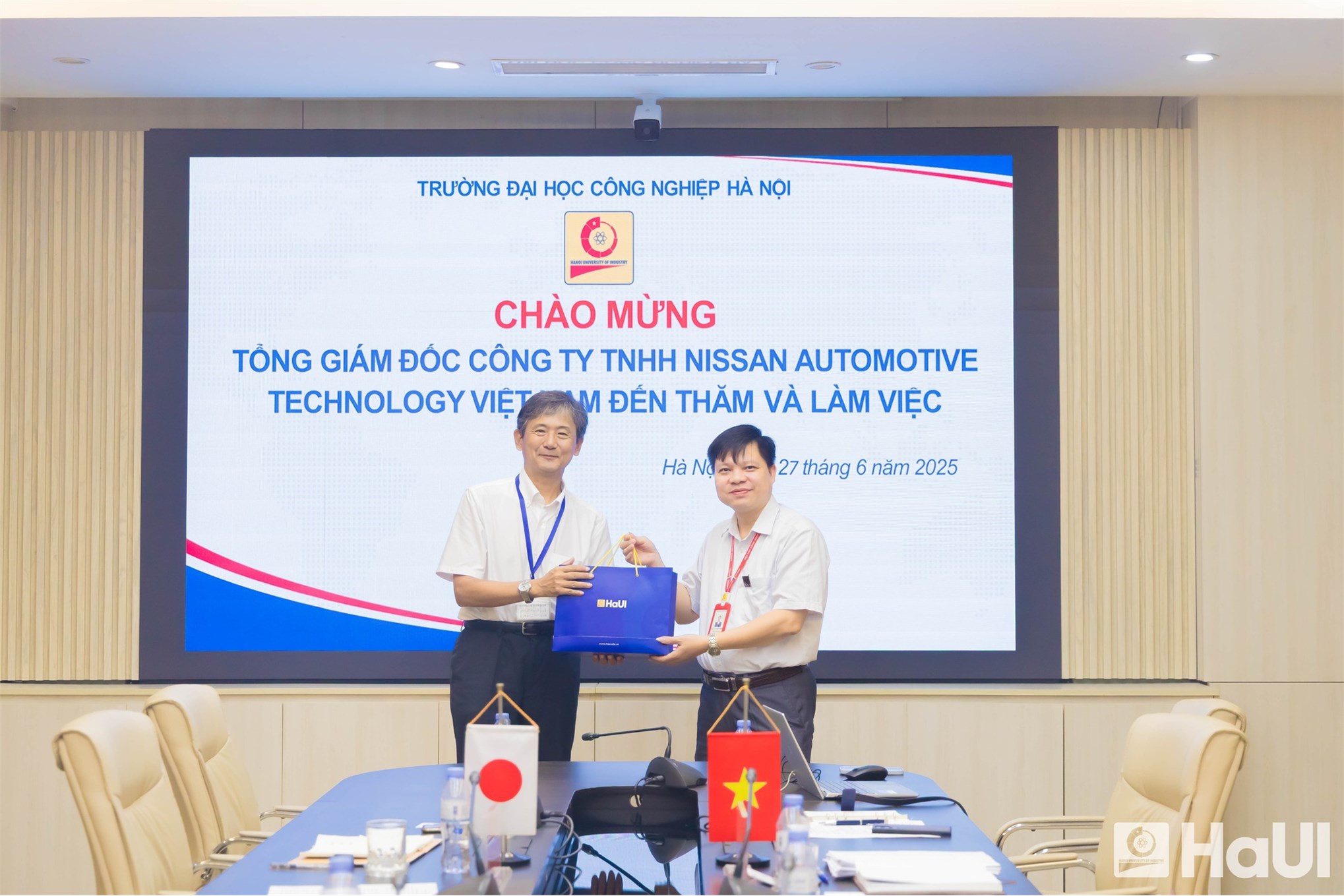 Trường Đại học Công nghiệp Hà Nội đón tiếp Tổng Giám đốc Công ty Nissan Automotive Technology Việt Nam