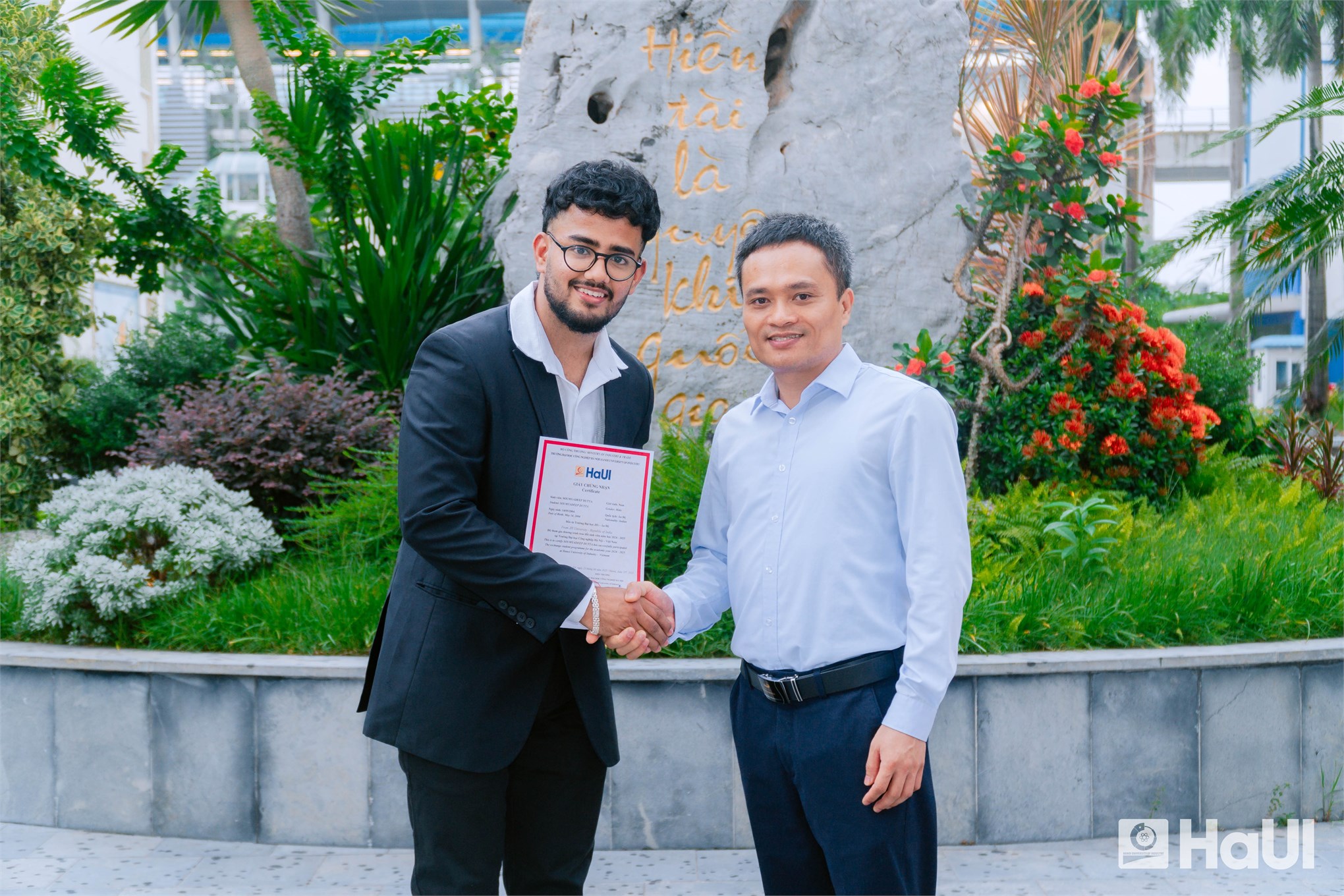 Hành trình kết nối văn hóa - tri thức: Chương trình trao đổi giữa Đại học JIS, Ấn Độ và Trường Đại học Công nghiệp Hà Nội kết thúc trong niềm lưu luyến