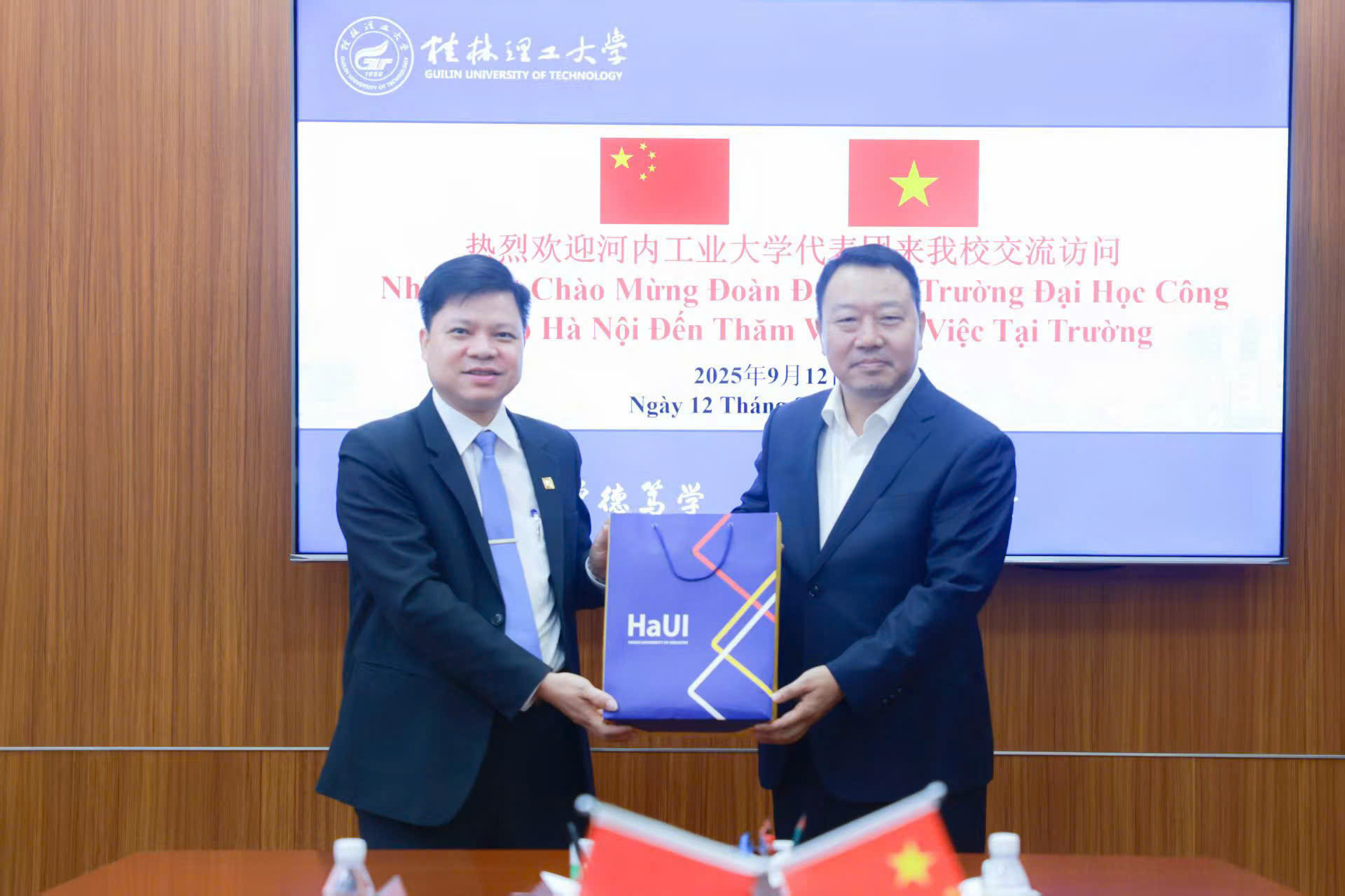 Trường Đại học Công nghiệp và Đại học Bách khoa Quế Lâm (Trung Quốc) đẩy mạnh hợp tác đào tạochương trình liên kết 2+2