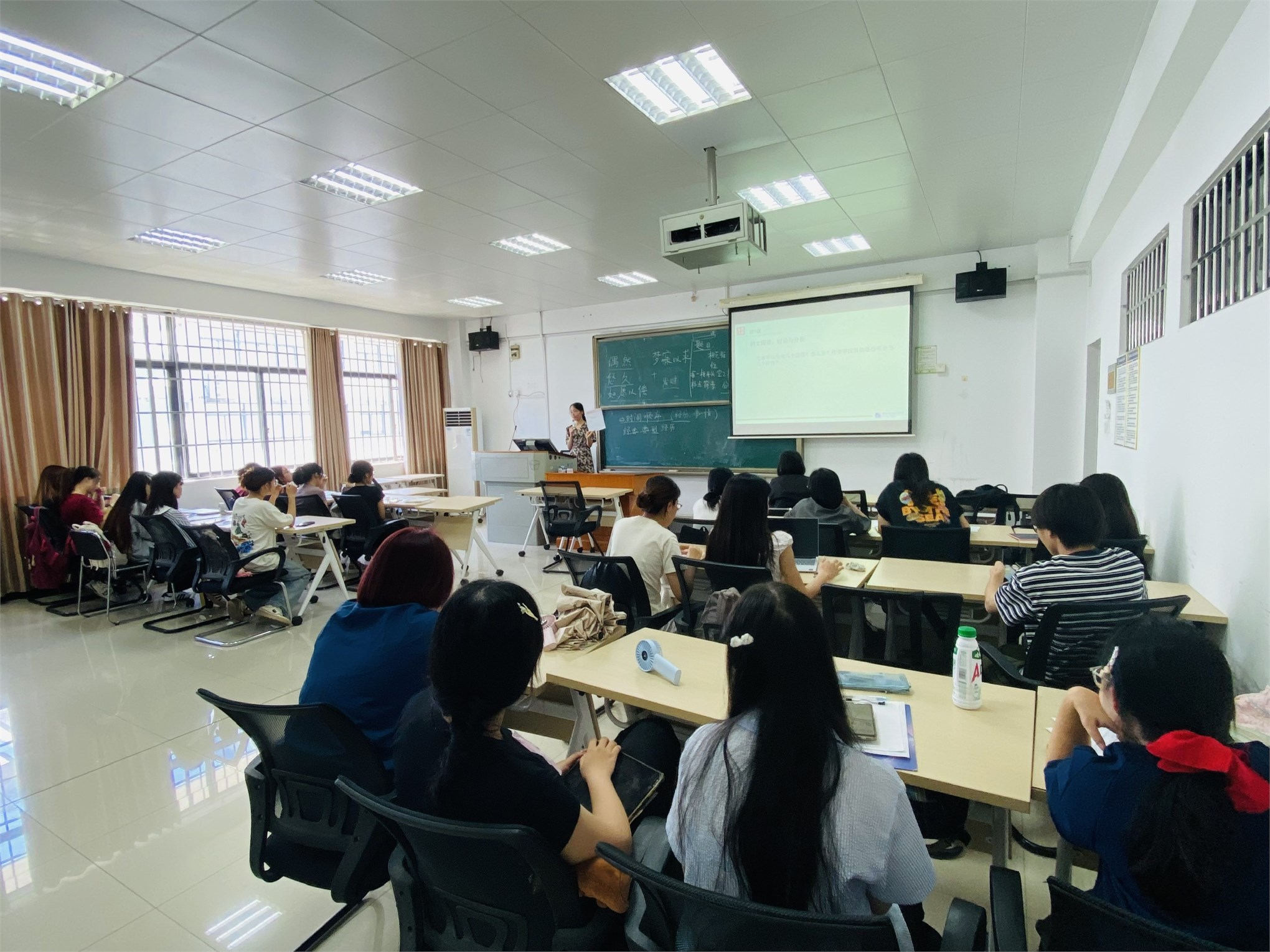 HaUI đưa sinh viên sang Trường Khoa học Kỹ thuật Quảng Tây tham gia chương trình liên kết, trao đổi năm 2025