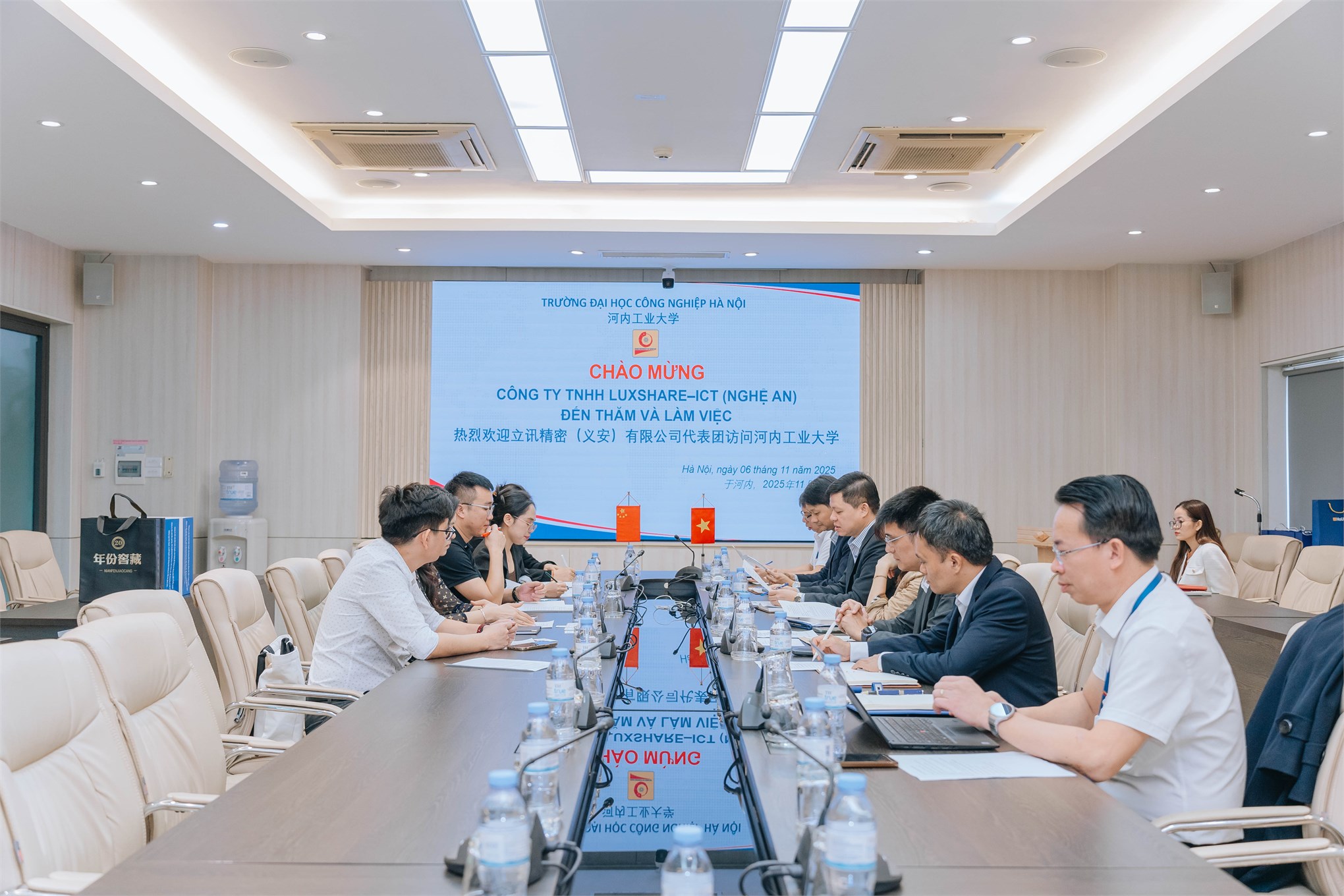 Thắt chặt hợp tác giữa HaUI và Luxshare – ICT (Nghệ An), hướng tới phát triển bền vững