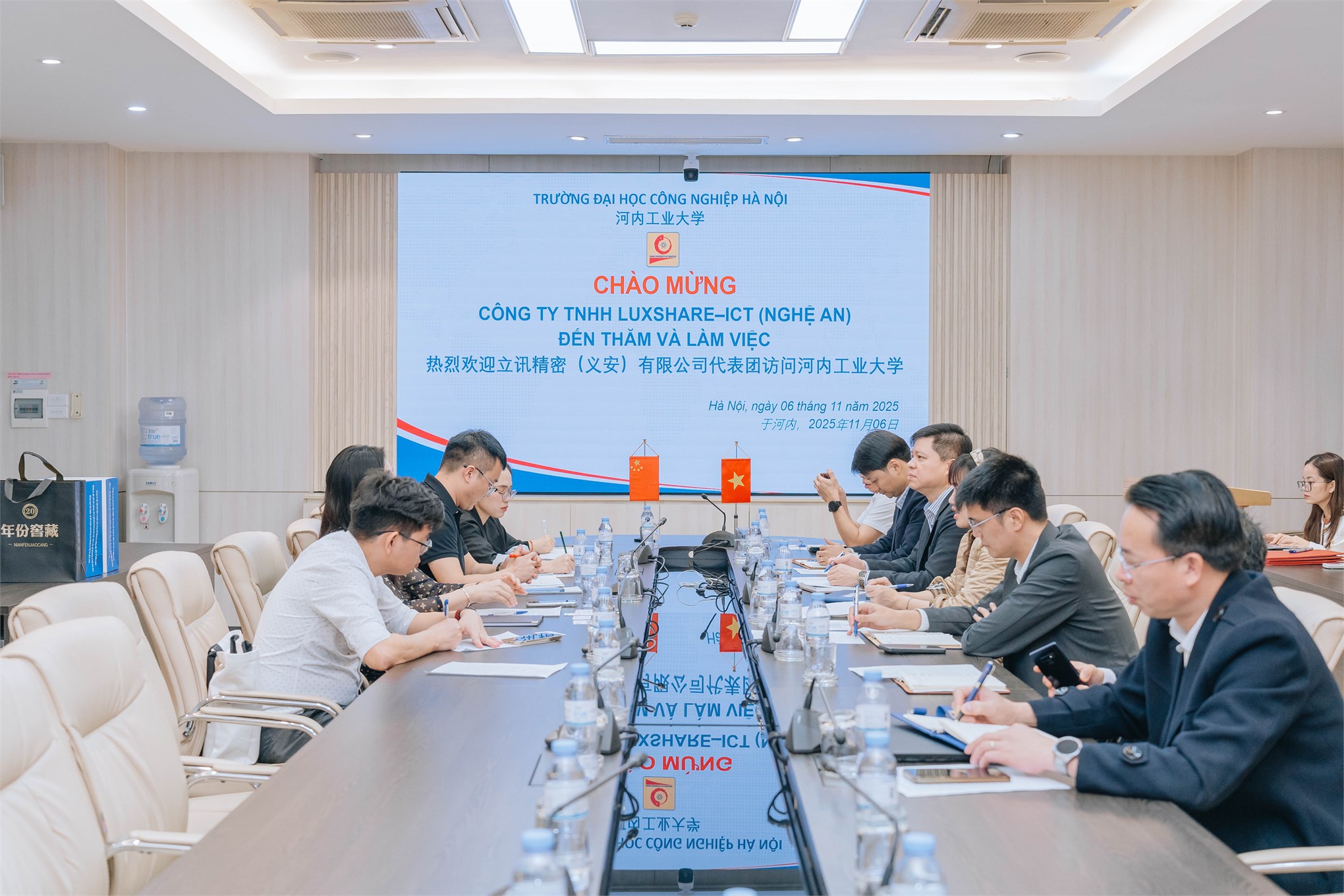 Thắt chặt hợp tác giữa HaUI và Luxshare – ICT (Nghệ An), hướng tới phát triển bền vững