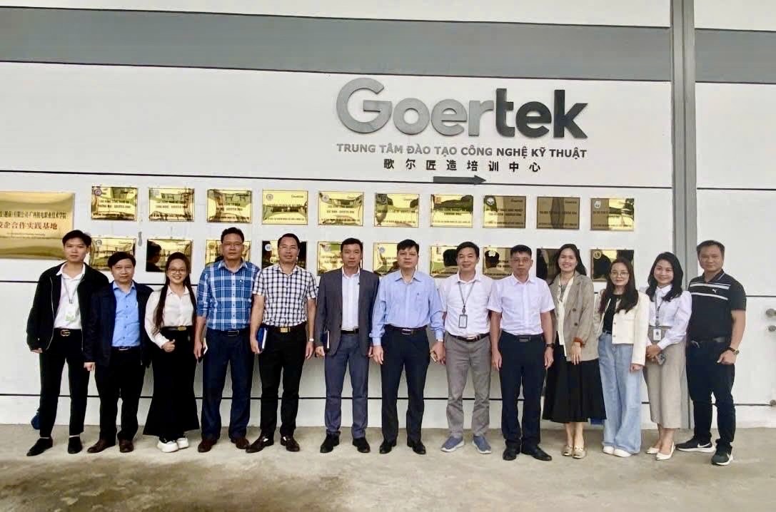 Trường Đại học Công nghiệp Hà Nội tham quan và làm việc tại Goertek Vina