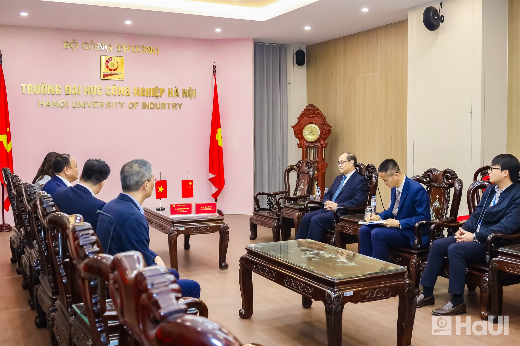 Toàn cảnh buổi làm việc 