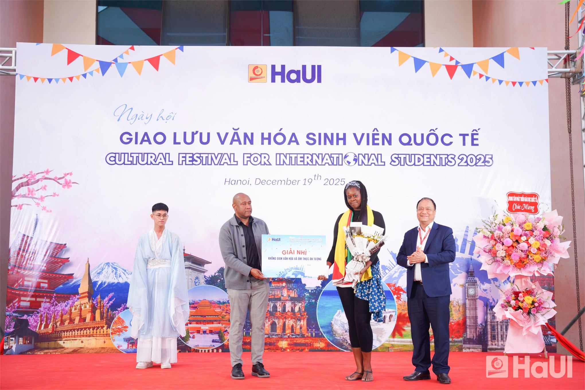 Giao lưu văn hóa sinh viên quốc tế - Một ngày rực rỡ sắc màu tại HaUI