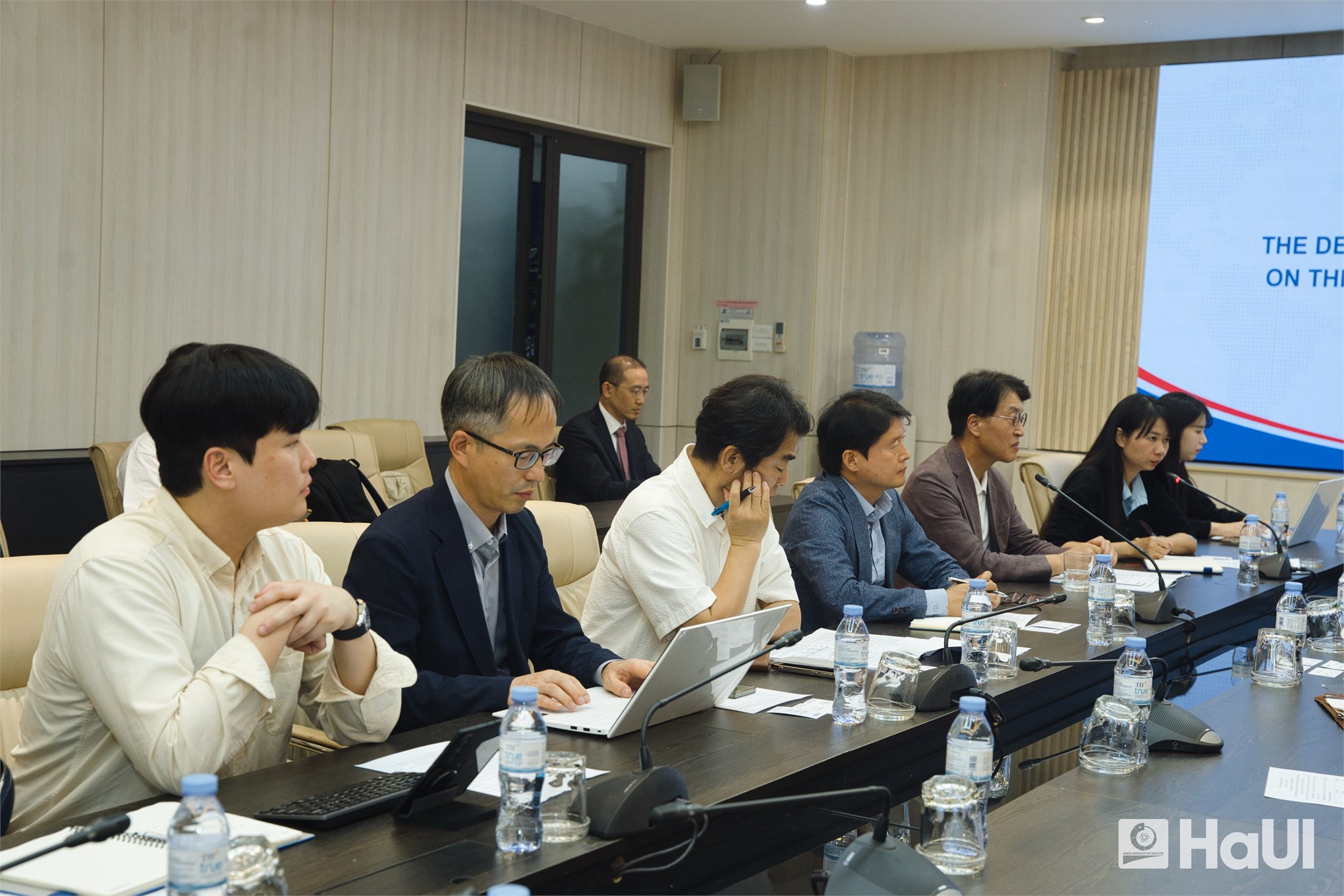 Đại học Công nghiệp Hà Nội tiếp đón Đoàn chuyên gia Hàn Quốc về các dự án ODA