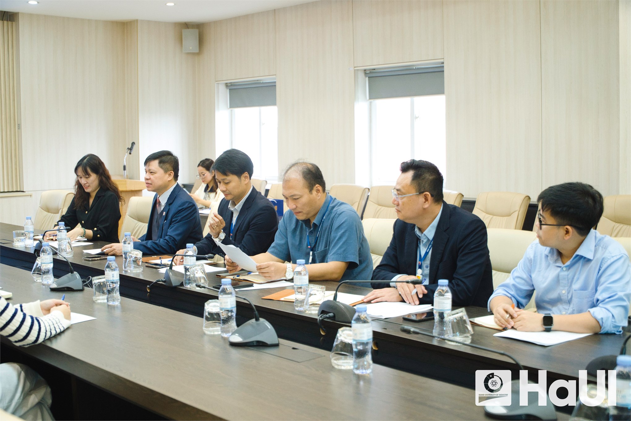 Tiếp đón và làm việc với Công ty TNHH Sản xuất Công nghệ Biel Crystal