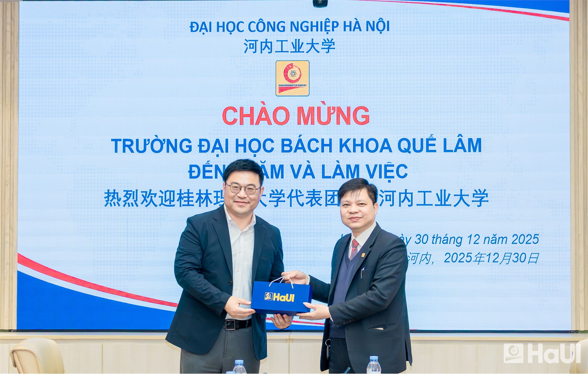 Thúc đẩy hợp tác trong lĩnh vực lý luận chính trị với Trường Đại học Bách khoa Quế Lâm, Trung Quốc