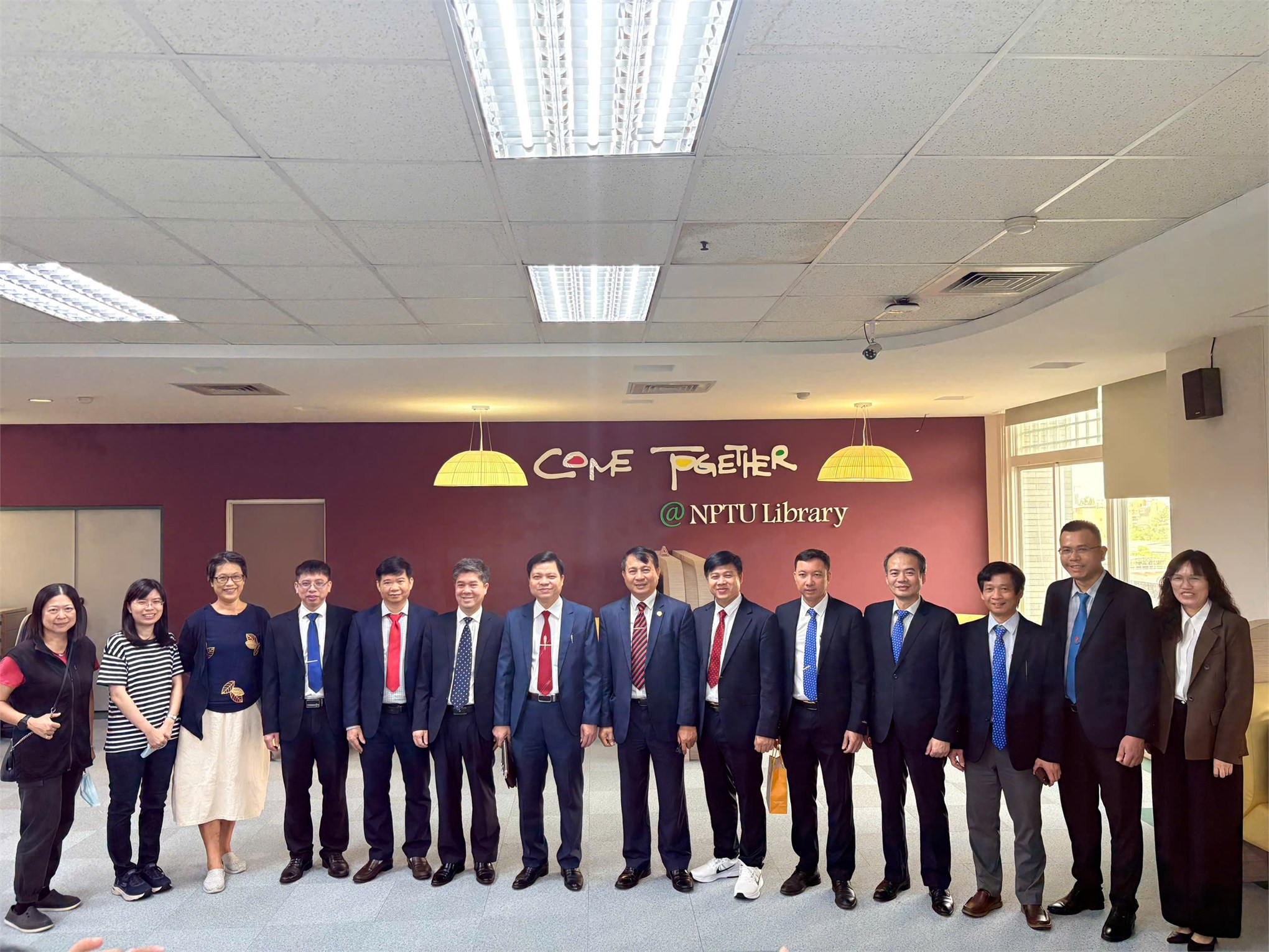 Chuyến công tác Đài Loan của Đoàn cán bộ Đại học Công nghiệp Hà Nội