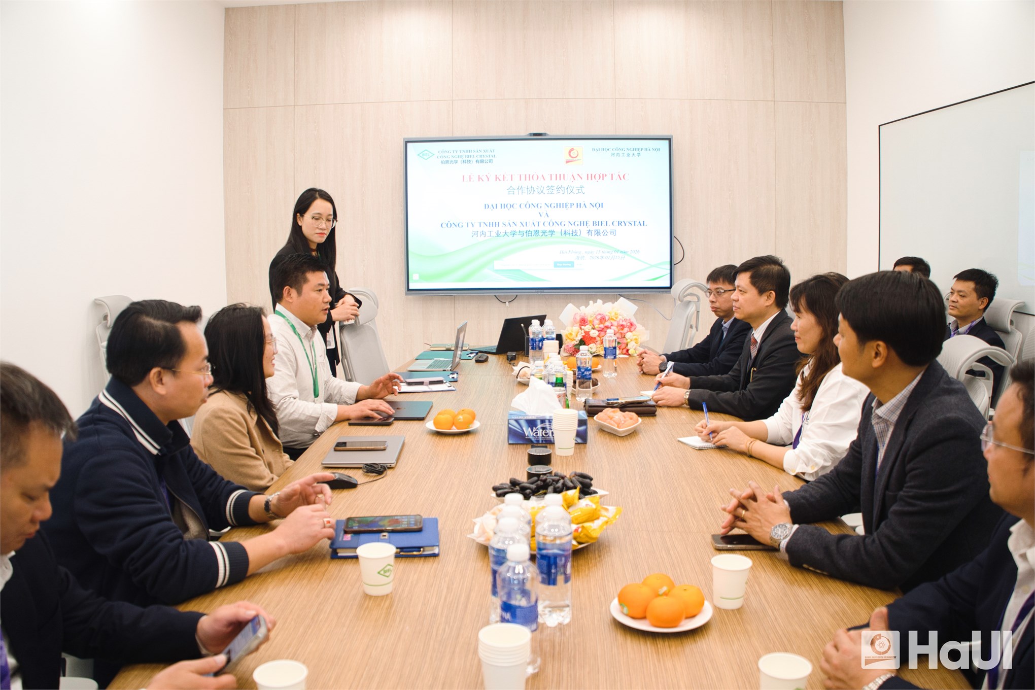 Đại học Công nghiệp Hà Nội ký kết thỏa thuận hợp tác với Biel Crystal