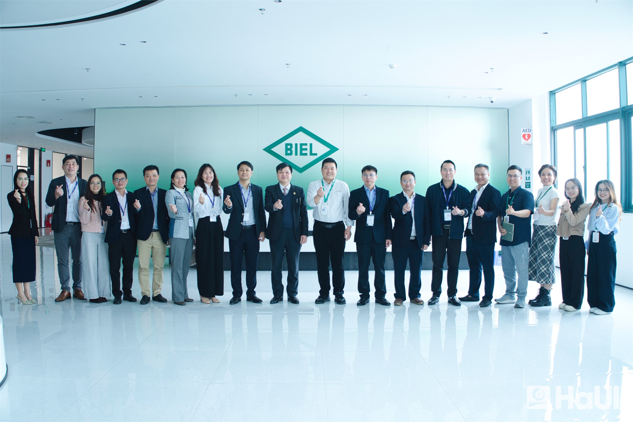 Đại học Công nghiệp Hà Nội ký kết thỏa thuận hợp tác với Biel Crystal