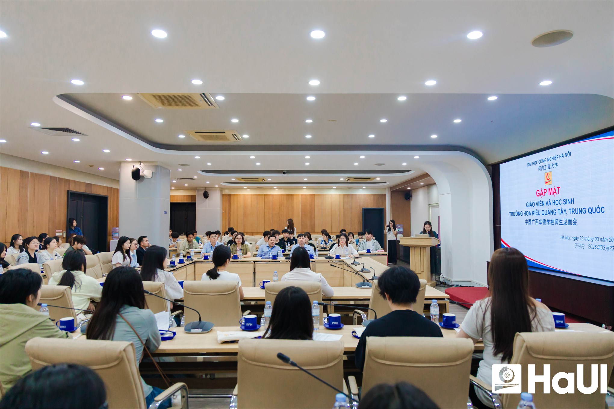 52 học sinh Trường Hoa Kiều Quảng Tây (Trung Quốc) đến trao đổi học tập tại HaUI