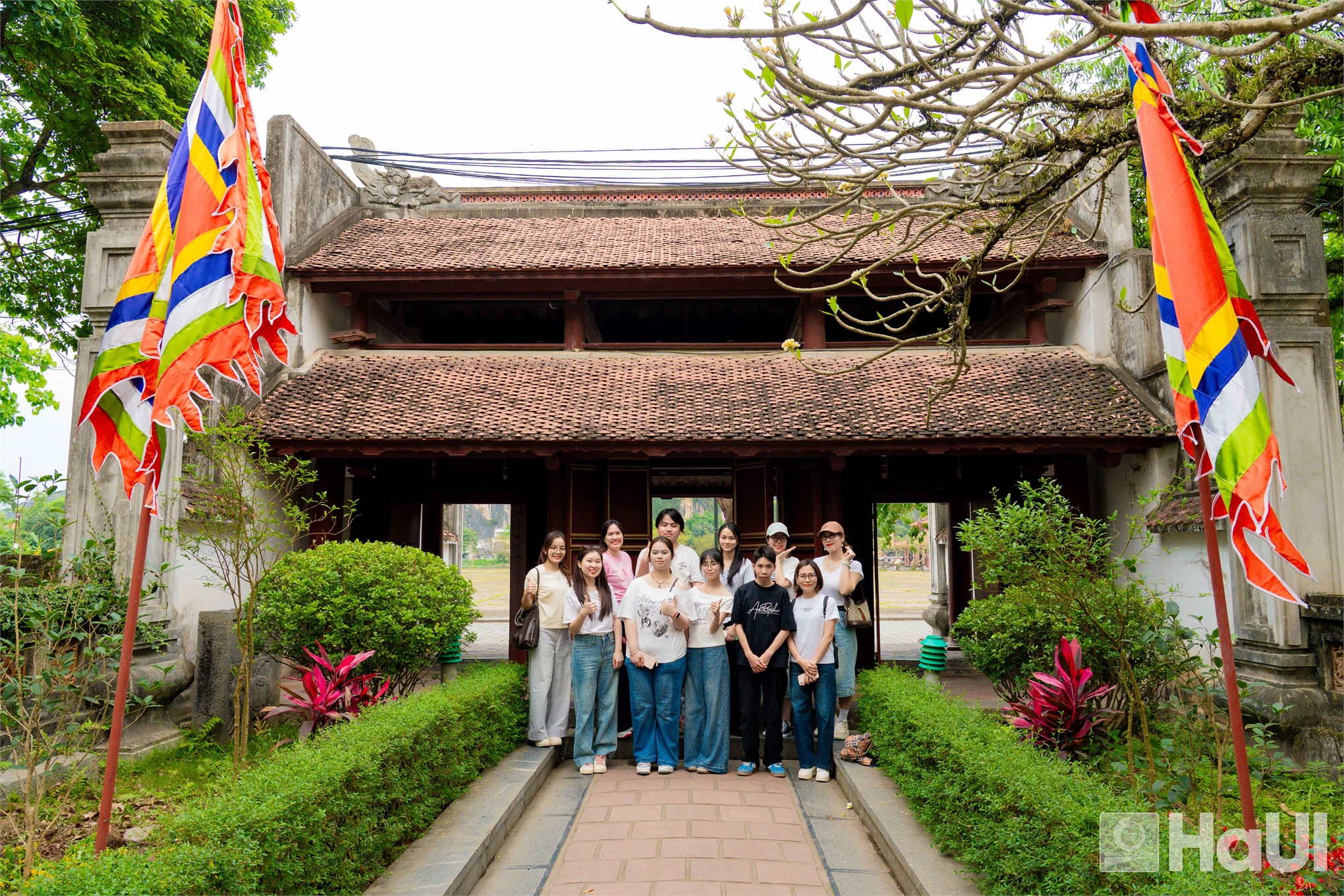 Học sinh Trường Hoa Kiều Quảng Tây (Trung Quốc) hào hứng trải nghiệm hoạt động ngoại khóa tại Ninh Bình