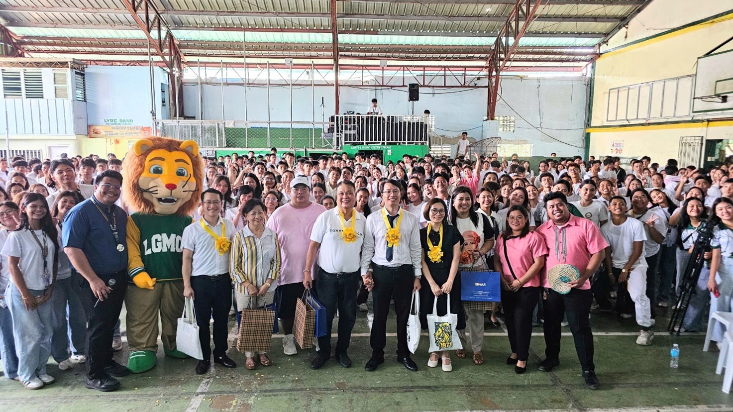 Hơn 500 học sinh Philippines tìm hiểu cơ hội học tập tại Đại học Công nghiệp Hà Nội