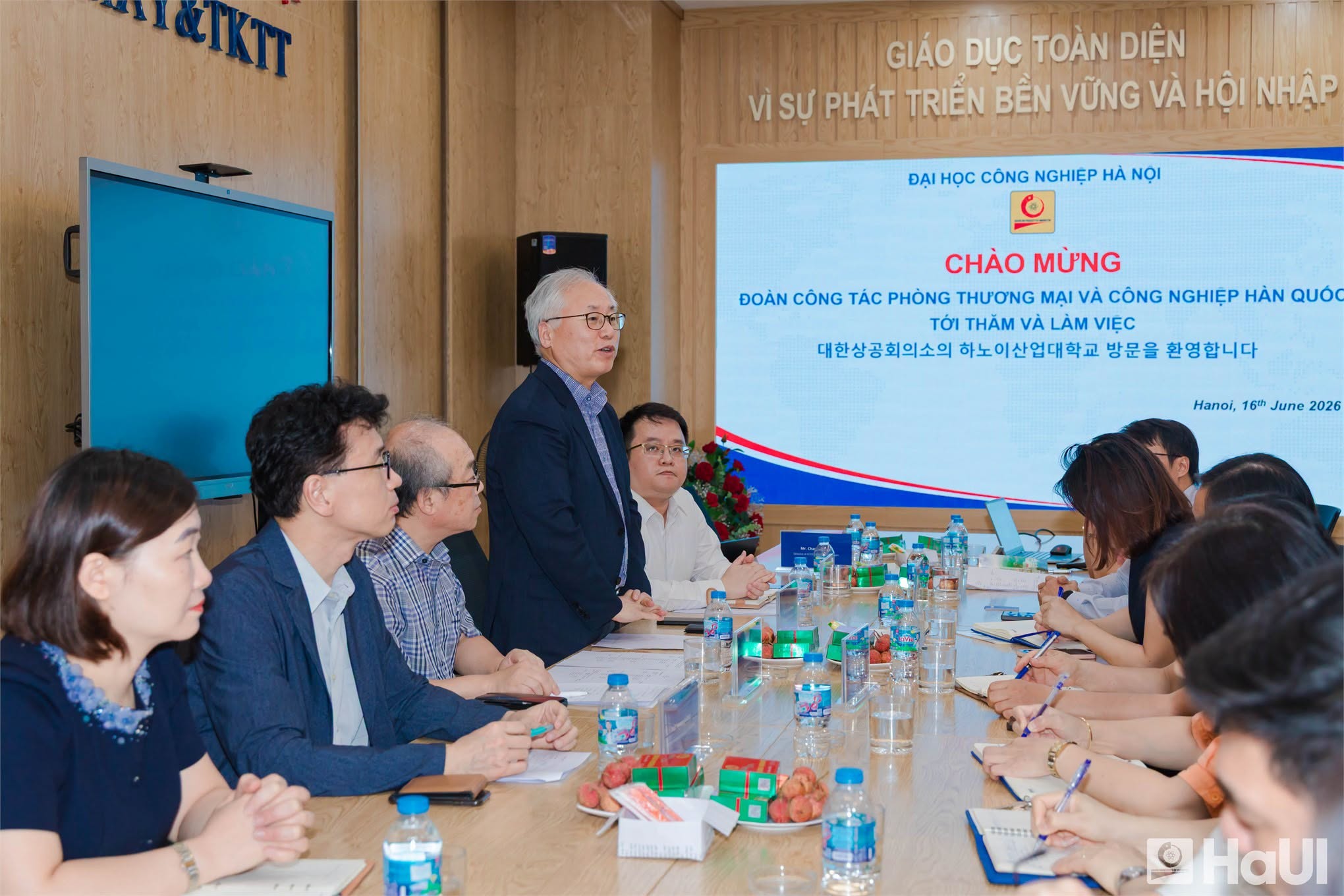 Đại học Công nghiệp Hà Nội đón tiếp Phòng Thương mại và Công nghiệp Hàn Quốc