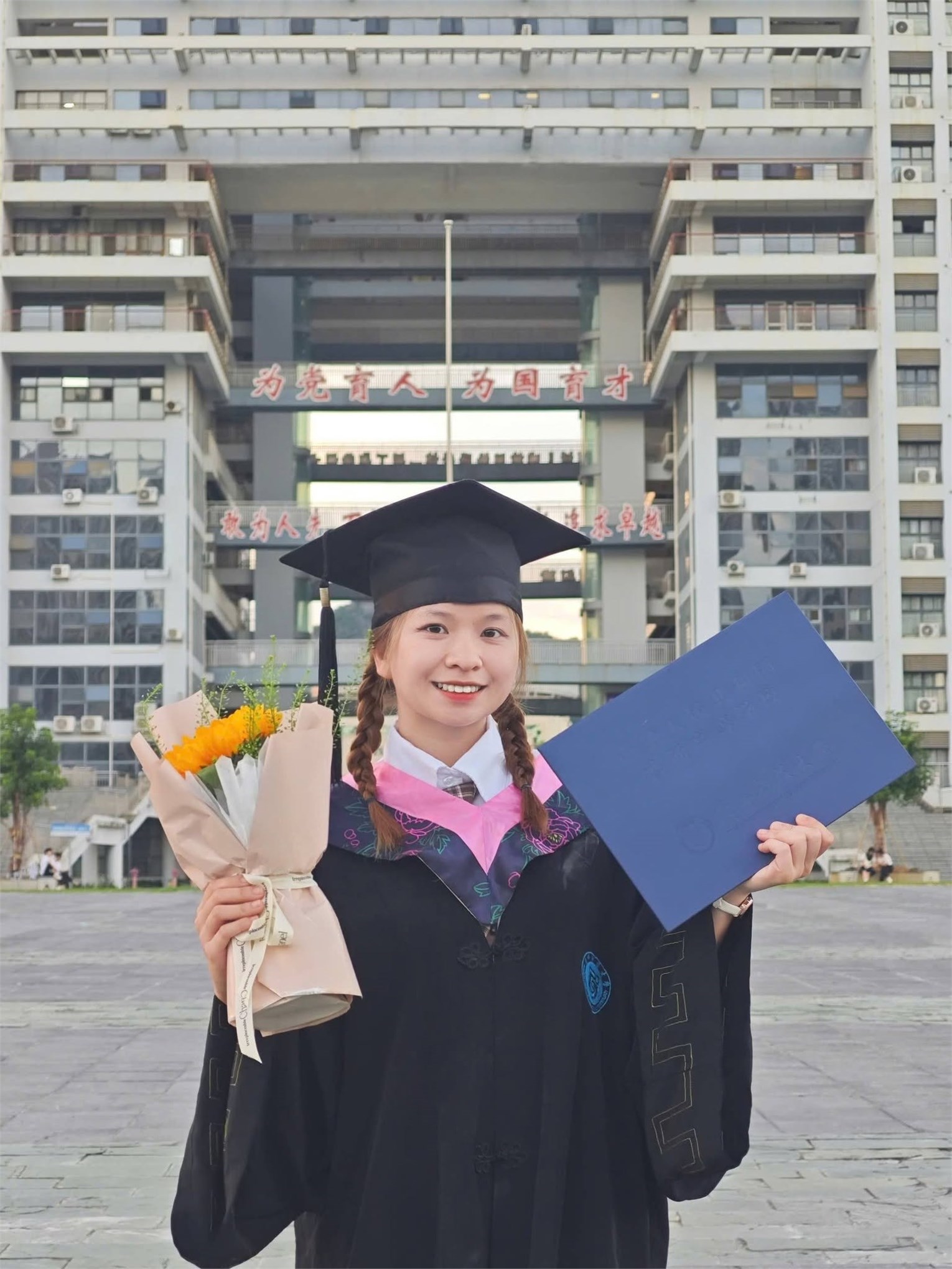 Sinh viên HaUI nhận bằng cử nhân tại lễ tốt nghiệp chương trình liên kết 2+2 với Đại học Quảng Tây