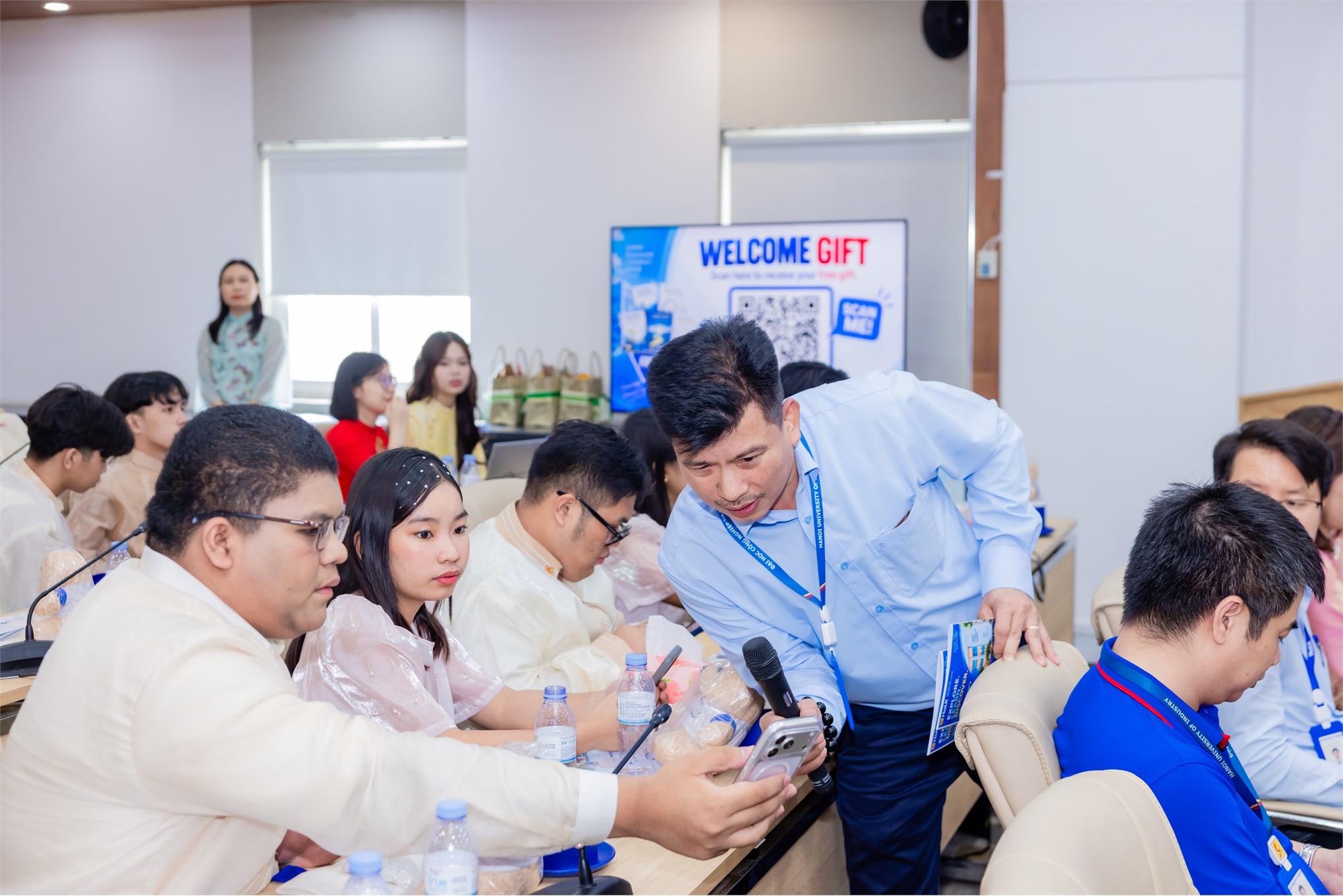 Dấu ấn quốc tế hóa tại HaUI: Hơn 120 tân sinh viên quốc tế từ 9 quốc gia nhập học chương trình dài hạn năm học 2026 - 2027
