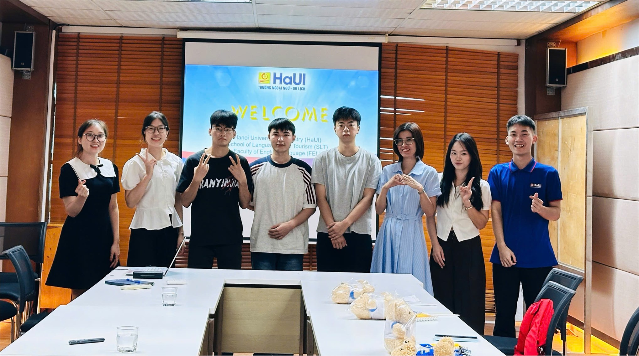 Đại học Công nghiệp Hà Nội chào đón sinh viên Đại học Khoa học Kỹ thuật Quảng Tây (Trung Quốc) sang trao đổi học tập