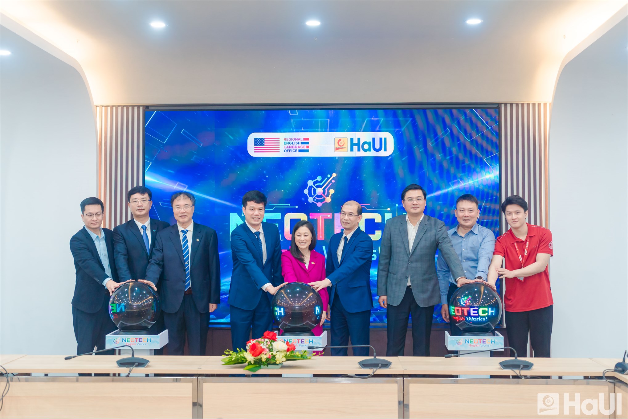 Khai giảng Dự án NeoTECH English Works tại Đại học Công nghiệp Hà Nội 2026-2027