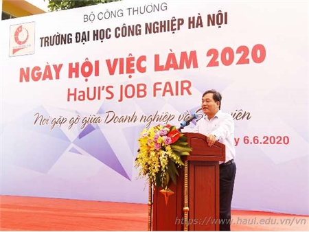 Hơn 2000 cơ hội việc làm cho sinh viên trong Ngày hội việc làm 2020 tại Đại học Công nghiệp Hà Nội