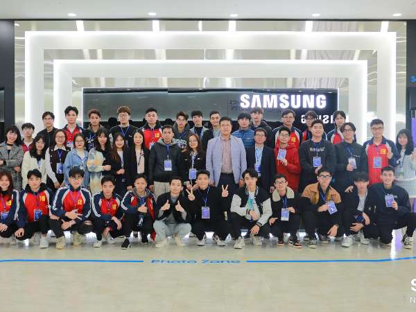 “Samsung - Hành trình đến tương lai” – Nơi giao lưu giữa sinh viên Nhà trường và Samsung Thái Nguyên