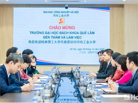 Thúc đẩy hợp tác trong lĩnh vực lý luận chính trị với Trường Đại học Bách khoa Quế Lâm, Trung Quốc