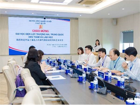 Đại học Công nghiệp Hà Nội tiếp đoàn công tác Đại học Điện lực Thượng Hải (Trung Quốc)