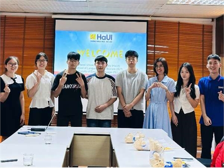 Đại học Công nghiệp Hà Nội chào đón sinh viên Đại học Khoa học Kỹ thuật Quảng Tây (Trung Quốc) sang trao đổi học tập