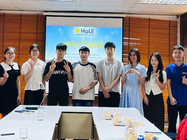 Đại học Công nghiệp Hà Nội chào đón sinh viên Đại học Khoa học Kỹ thuật Quảng Tây (Trung Quốc) sang trao đổi học tập